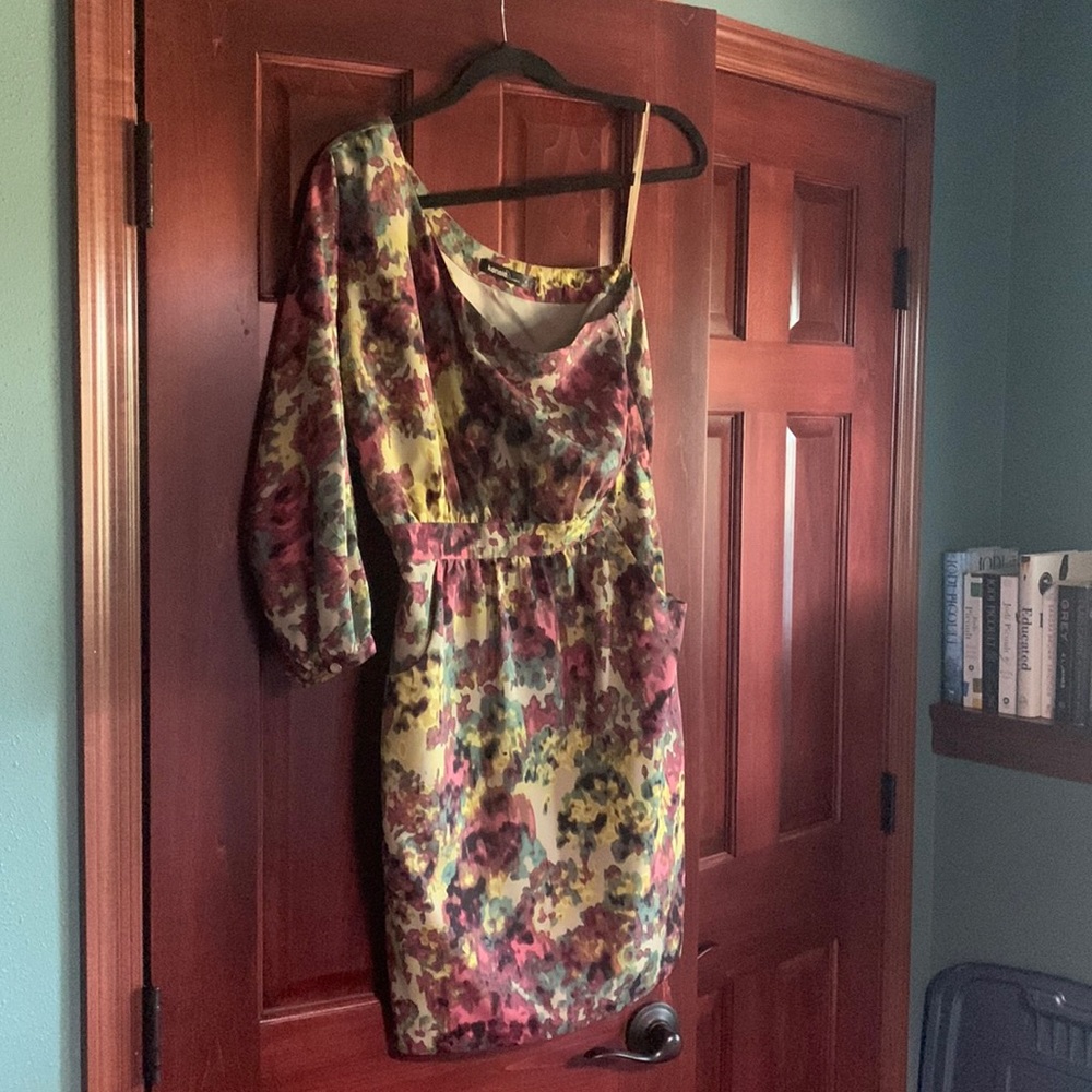 Kensie dresses one shoulder lined dress with pockets!